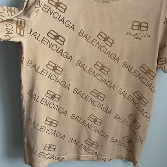 Balenciaga T-Shirt Size Large - Needs TLC - Picture 2 of 16